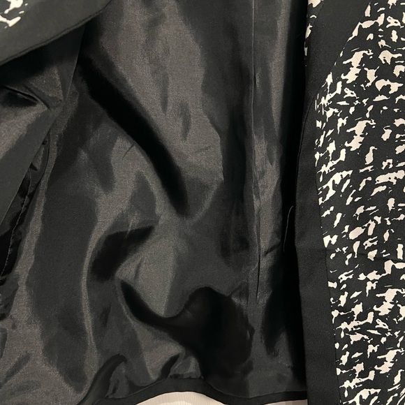 Kim Rogers Open Jacket/Blazer - black & white animal print - Size 10 petite - Picture 3 of 4